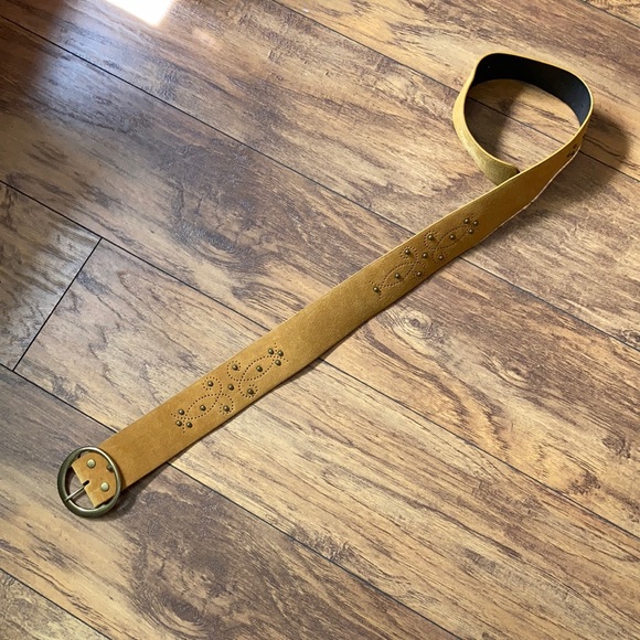 Ladies Belt - Picture 2 of 6